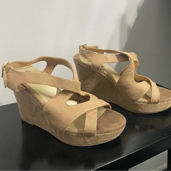 Brash La Wedge Platform Sandals Women Sz. 6.5 Tan - Picture 1 of 12